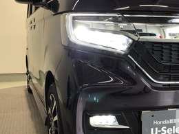 【LEDヘッドライト】ディスチャージヘッドライト（HID）と同等の明るさで、夜道や雨天走行が明るく視界良好！！　フォグライトも装備で、安心感さらにUPです♪安心ドライブを楽しんで下さい♪