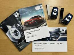 ■禁煙車　■新車保証書　■取扱説明書　■ナビ、オーディオファーストガイド　■スペアキー　■ディーラー点検記録簿（H31、R01、R03）　■点検記録簿（R04）