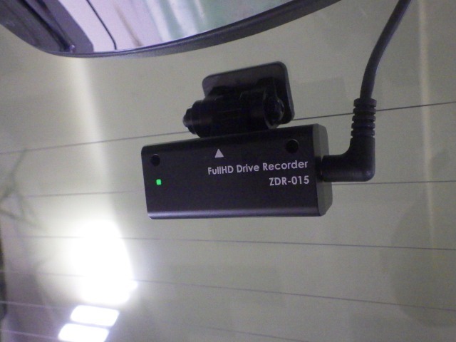 前だけではなく後方にもドラレコ装備！前後でついていると嬉しい装備ですよね！！