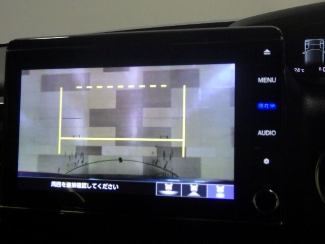バックカメラの画像です。ガイドラインがスムースな車庫入れをサポートいたします！車庫入れの安心感がアップしますね☆