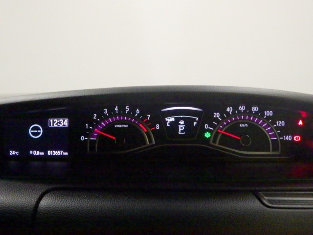 メーターも見易いレイアウトなので安心ドライブをサポートします☆