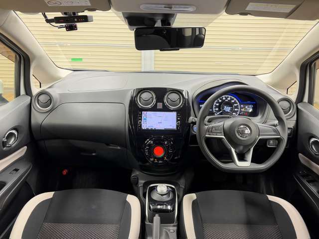 ご納車前に弊社提携の指定工場や認証整備工場にて【法定24ヶ月点検整備】を行いますのでご安心下さい。