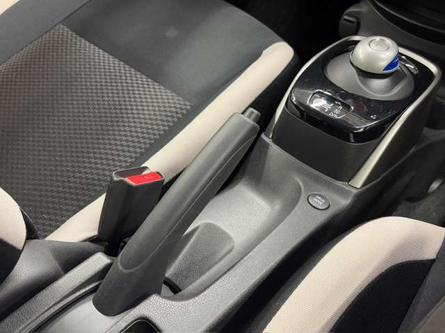 全国納車可能、ご自宅納車も承ります。遠方の方やご多忙な方も電話やメールでお気軽にご相談ください。