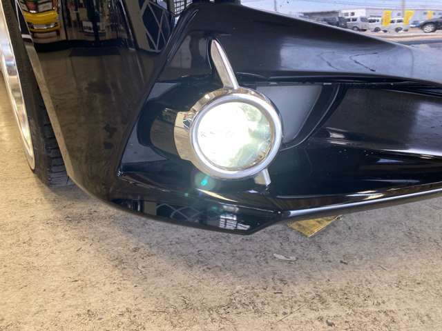 霧がひどく対向車やセンターラインが見えにくい日はフォグランプが大活躍ですね！