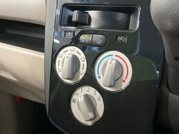 寒い冬も暑い夏も全席に快適な空調を届けてくれる、ダイヤル式エアコンを装備♪