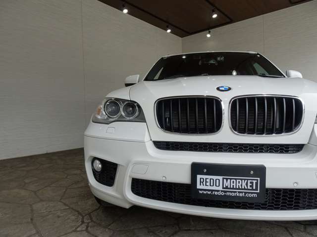 当社カーディテイリング専門の部署を設けておりますので、展示車両1台1台細部まできれいに仕上げるよう努力しております。他店様との違いをご覧いただけますと大変うれしいです。