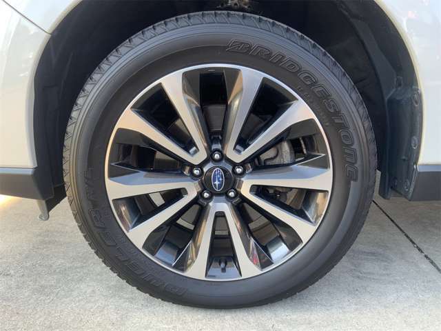 ナビゲーションやETCやドライブレコーダー等の、パーツ取り付けのお見積りもお気軽にご相談ください