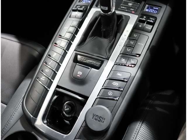 カーセンサーを見て電話しましたとお伝え下さい。0078-9711-254277までお気軽にお電話下さい。全国納車可能です。納車方法に関してもお気軽にご相談ください。