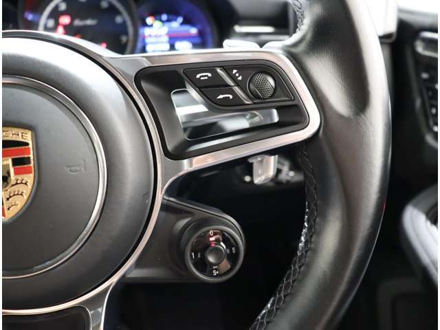 カーセンサーを見て電話しましたとお伝え下さい。0078-9711-254277までお気軽にお電話下さい。全国納車可能です。納車方法に関してもお気軽にご相談ください。