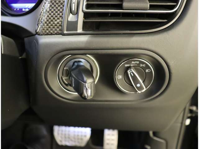 カーセンサーを見て電話しましたとお伝え下さい。0078-9711-254277までお気軽にお電話下さい。全国納車可能です。納車方法に関してもお気軽にご相談ください。