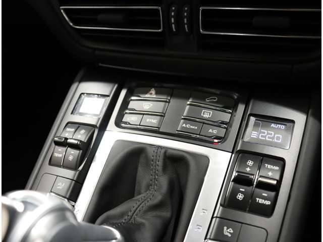 カーセンサーを見て電話しましたとお伝え下さい。0078-9711-254277までお気軽にお電話下さい。全国納車可能です。納車方法に関してもお気軽にご相談ください。