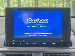 【純正8型ナビ】人気の純正ナビを装備しております。ナビの使いやすさはもちろん、オーディオ機能も充実！キャンプや旅行はもちろん、通勤や買い物など普段のドライブも楽しくなるはず♪