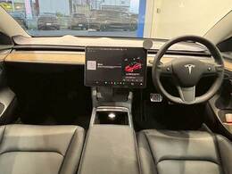 コックピット。車内もキレイで嫌な臭いもありません！ご納車後の臭いが付きにくくなる「空気触媒コーティング」もあります。