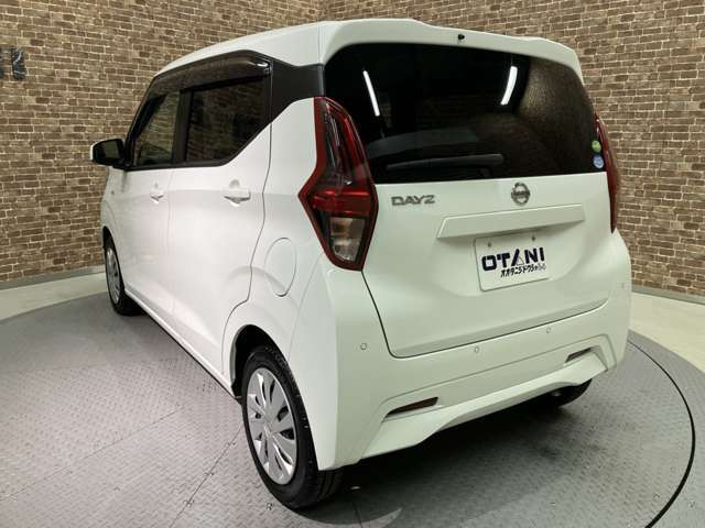 ■充実のアフターサービス■　車の販売はもちろん、自社整備工場・自社鈑金工場・オイル交換＆点検専門店舗を完備しておりますので納車後もお客様のカーライフをトータルでサポートいたします。