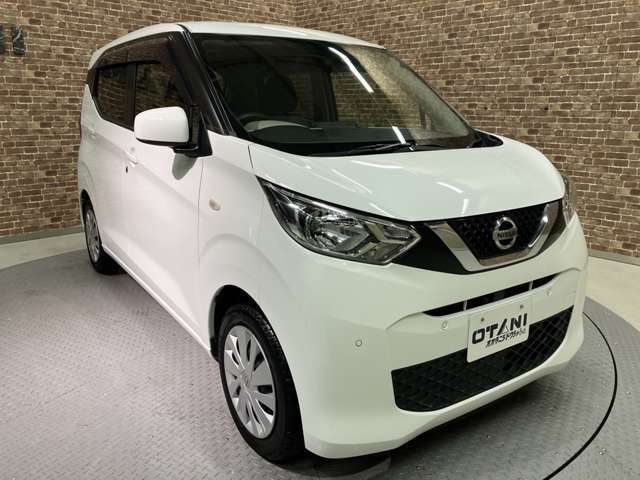 ■親切・丁寧な接客をお約束■　初めてお車のご購入を検討されている方や、お車についてあまり詳しくない方にも分かりやすい接客を心掛けております。女性営業スタッフも在籍！購入に不安がある女性の方もぜひ♪