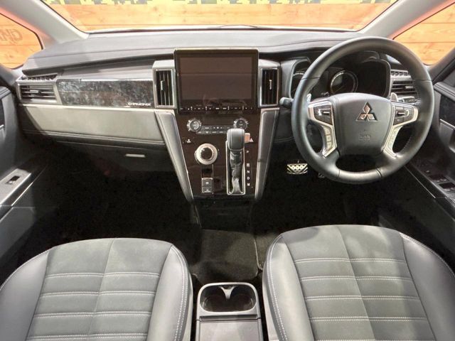 グループ総在庫数約30，000台！！全国の系列店からメーカー・車種問わずご紹介出来るので、あなたにピッタリのお車が見つかるはずです♪まずはお問い合わせ下さい☆