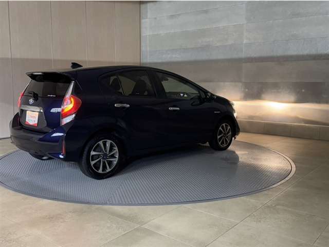 白熱電球より明るいハロゲンランプです。