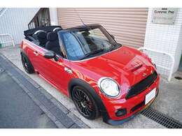 各メーカーのアルミホイール・エアロ・ローダウン・ナビ・オーディオ・インターフェイス・モニター・スピードレーダー、ドライブレコーダーの取付や加工などカスタム専属スタッフがご提案させて頂きます。