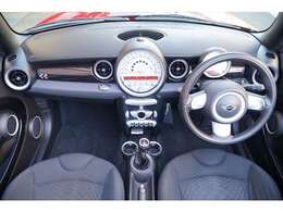 お客様一人一人に専属の営業スタッフが対応をさせて頂きます。弊社は、年末年始以外は、基本的に年中無休です。そのため、担当のスタッフが休みの場合でも別のスタッフにて緊急の対応などが可能です。