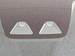 【スマートアシスト】走行中に前方の車両等を認識し、衝突しそうな時は警報とブレーキで衝突回避と被害軽減をアシスト。より安全にドライブをお楽しみいただけます。