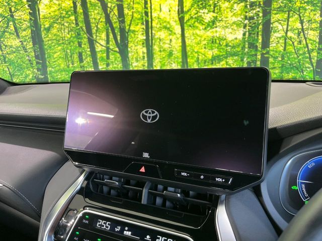 【12.3インチワイドナビ】高級感とインパクトのある大型ワイドナビを装備。各種オーディオ操作はもちろん、横長ワイド画面でのマップ2分割表示など、利便性も高いナビです♪