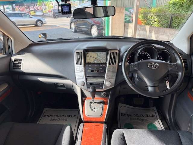 運転席廻りの画像です！操作スイッチ類も比較的に綺麗な状態です♪他に詳細画像をご希望の方はこちら！【1st@e-g-a.co.jp】へご連絡ください！