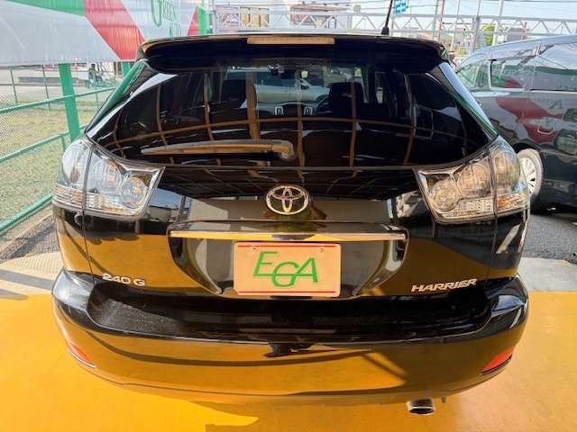 ご希望のお客様には、納車時までに細かなキズやヘコミなどを当社工場にて修復後お渡しする事も可能ですので、お気軽にスタッフまでご相談ください！（別途費用）