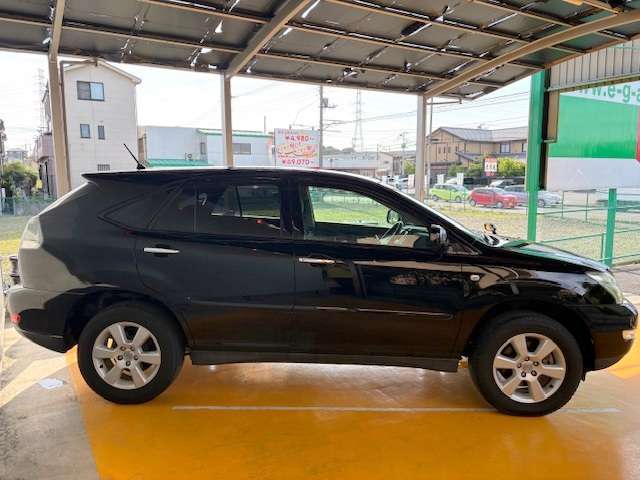 ご希望のお客様には、納車時までに細かなキズやヘコミなどを当社工場にて修復後お渡しする事も可能ですので、お気軽にスタッフまでご相談ください！（別途費用）