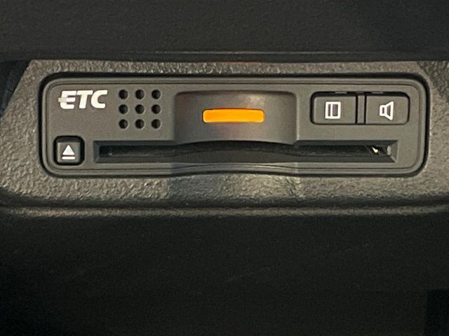 【ETC】高速道路の料金所をストレスなく通過！話題のスポットやサービスエリアに多い「スマートIC」利用時は必須のアイテムです。当店でセットアップを実施、ご納車当日からすぐにご利用いただけます！