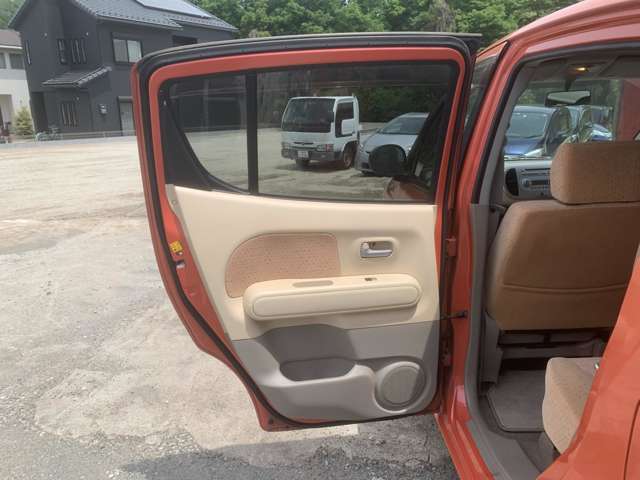 車両価格をなるべく安価でご提供できるような仕組みを整えております。詳細はスタッフまでお声がけください。