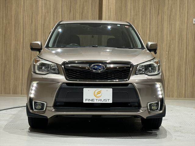 当社自慢のお車です。装備・機関系チェック済み♪横にこの車のセールスポイントを、写真と説明でアピールしてあります♪まずはご覧になってください。