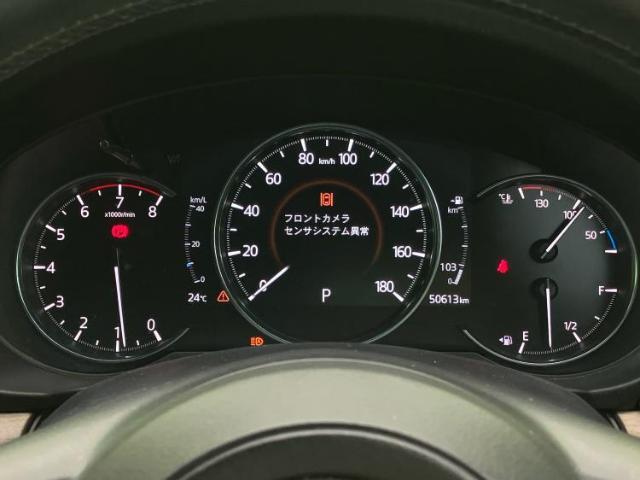 WECARSの展示場では実際に見て、触ってお車をお選びいただけます！知識の豊富な営業スタッフが様々なカーライフをご提案いたします！