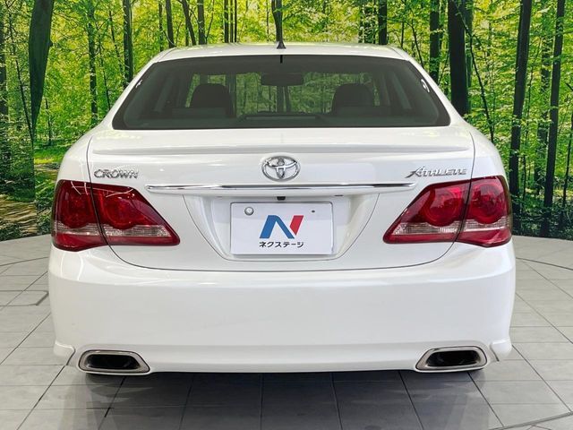 安心の最長10年・走行無制限保証（有償）をご用意。保証内容も充実はもちろん、無料点検＆オイル交換や、年中無休の全国・24時間ロードサービスも付帯されておりますのでご安心下さい。