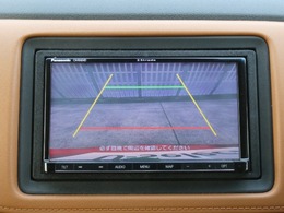 ◆バックカメラ◆リバースにするだけで映ります、後方の安全確認や、狭い駐車場での車庫入れ、雨の日や夜間など視界の悪い時に便利です！安全にバックする為には欠かせない装備です。