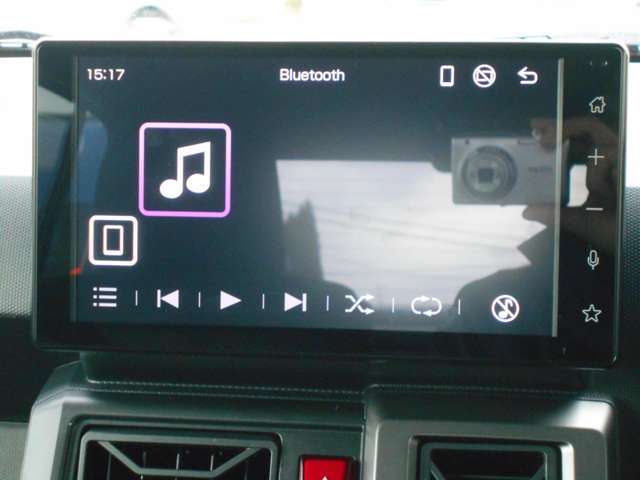 大型ディスプレイオーディオが装着されているので、見やすく操作性もすごくいいです♪