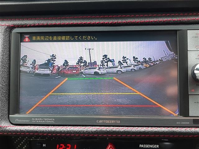 ■　装備3　■　バックカメラ：苦手な駐車もこれがあれば安心！