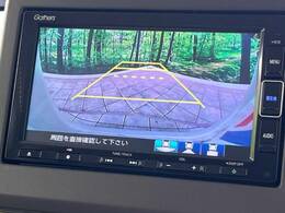 【バックカメラ】駐車時に後方がリアルタイム映像で確認できます。大型商業施設や立体駐車場での駐車時や、夜間のバック時に大活躍！運転スキルに関わらず、今や必須となった装備のひとつです！