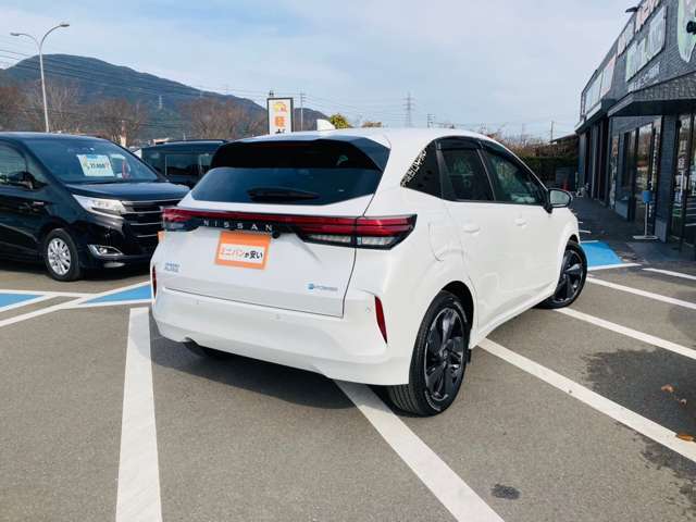 当社の車両は、除菌や消臭を徹底しウイルス対策をしています。納車後も数ヶ月間、効果の持続する業務用の滅菌・防菌処理も承っております。