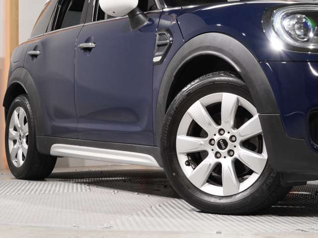 ■ショールーム以外のモータープールにて保管している車輌が多数あるため、実車をご覧になりたい場合は、お手数ですがご来店前に事前確認のご連絡を頂きますようお願い致します。