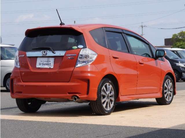 お立ち寄りいただく際は、事前にご連絡をお願いします。お目当てのお車が商談中や売約となることもございます。ご確認いただいてから、お立ち寄りください。