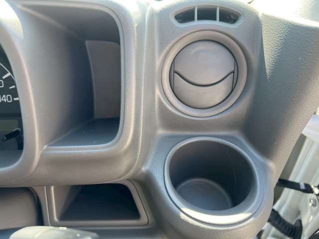 【すべて当社にお任せ】軽トラ軽バンのことならミニクスへお任せください！車販売だけでなく、買取、車検、点検及び修理、板金、塗装、任意の自動車保険、事故対応、レンタカー等、すべて対応可能です！