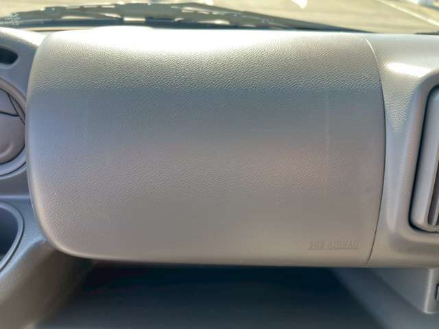 【外板】ドア等の外板の状態を確認します。傷・へこみだけでなく、板金・交換の修理もしっかり確認します。