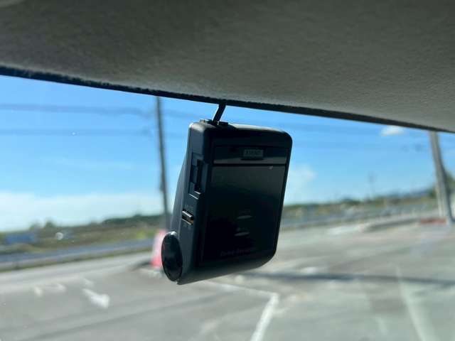 ■ドライブレコーダー万一の事故やトラブル時も安心！映像記録でトラブル防止。働く車だからこそ必須の安心装備。