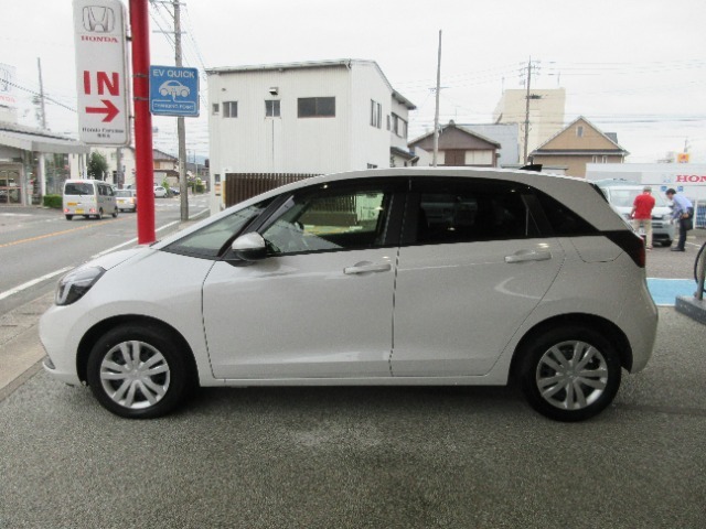1年間走行距離無制限のメーカー保証≪ホッと保証≫付き！わずかなご負担で最長5年間保証に延長できる≪ホッと保証プラス≫もございます！遠出やトラブル、転居をされた際も最寄りのHonda店をご利用いただけま