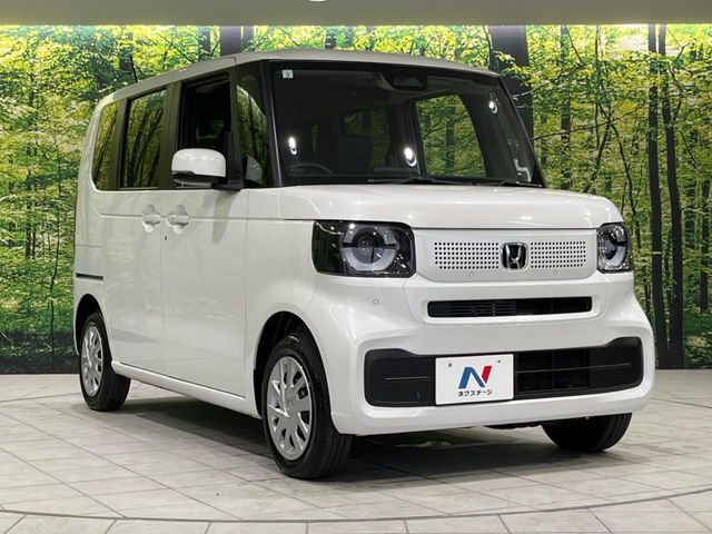 大好評のボディコーティング「弾スプラッシュコート」もご納車までに施工可能。通常のガラスコートと異なる、耐久年数6年の無機質ガラスコーティングが、ボディをキレイな状態に保ってくれます。