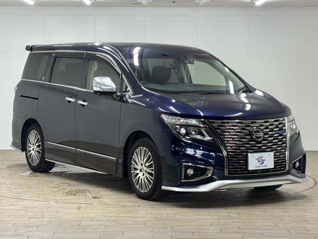 お車ご成約時の付帯率は驚きの90％OVER。GOOD　SPEED自慢のスーパーガラスコーティング。見違えるほどの輝きを放ち、納車後のメンテナンスも楽々。是非一度お試し下さい。