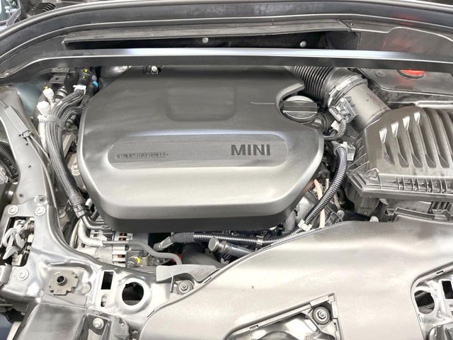 ●当店では、各メーカーの専用診断テスターを導入。国家資格を持つテクニカルスタッフも常駐しておりますので、万が一の際にも安心してご利用いただけます。