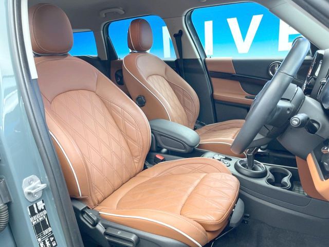 ●レザーシート：高級感漂うブラックレザーシートは、使用感も少なく良好なコンディションを保っております！その他、気になる箇所がございましたらお気軽にお問合せ下さい！