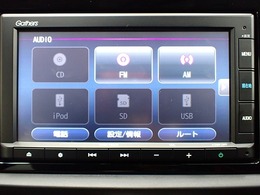 ホンダ純正ナビなのでダッシュボードにスッキリと収まっています。土地勘の無い所でも道に迷わず安心ですね！。AVも色々視聴でるのでドライブも楽しくなりますよ！