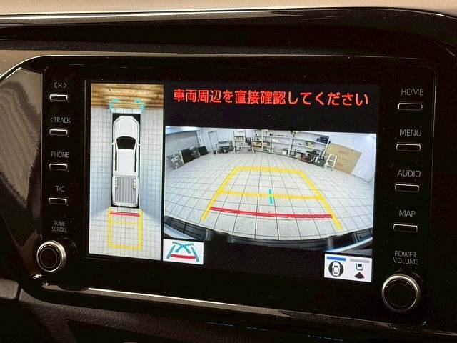 【アラウンドビューモニター】　クルマを上空から見下ろしているかのように、直感的に周囲の状況を把握できます。